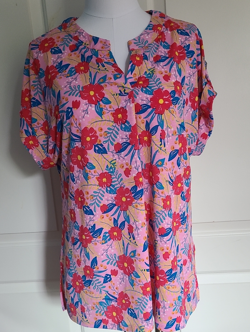 NWT Dear Scarlett Colorful Floral Blouse